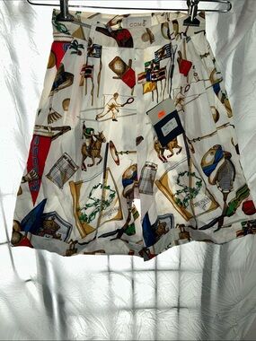 COMO Cream Printed shorts with Equestrian Motif size 4 NWT  dead stock